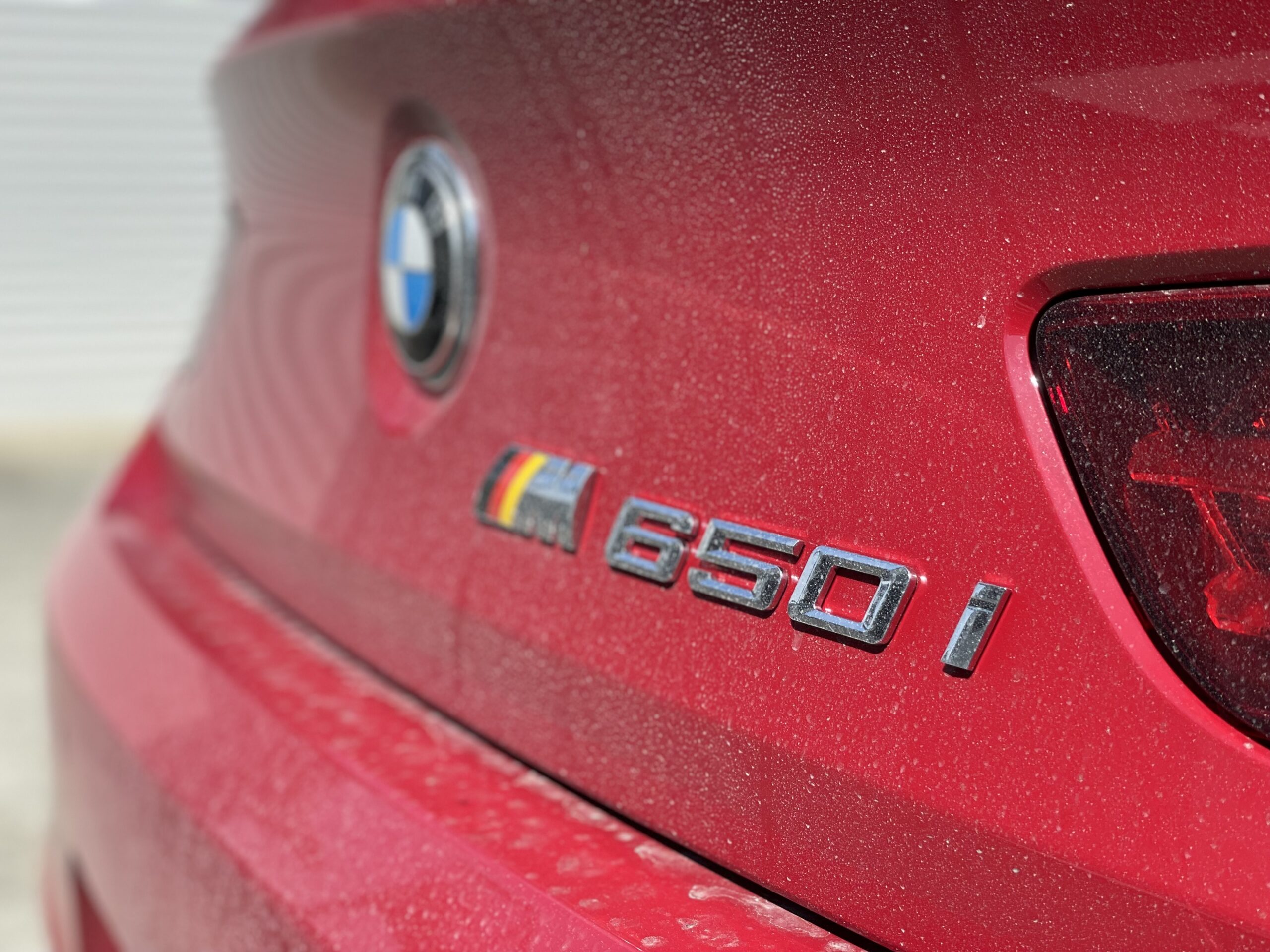 洗車前のBMW F13 650i トランク部分の汚れ