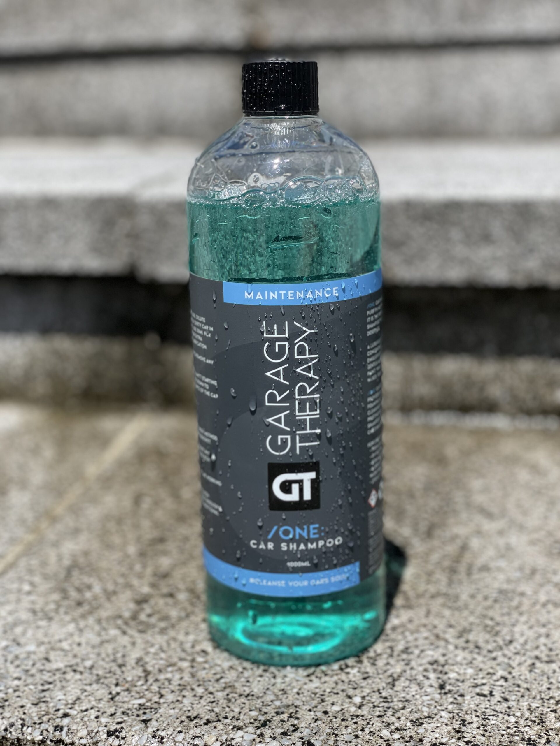 ガレージセラピー Garage Therapy /ONE: Car Shampoo V2 のボトル