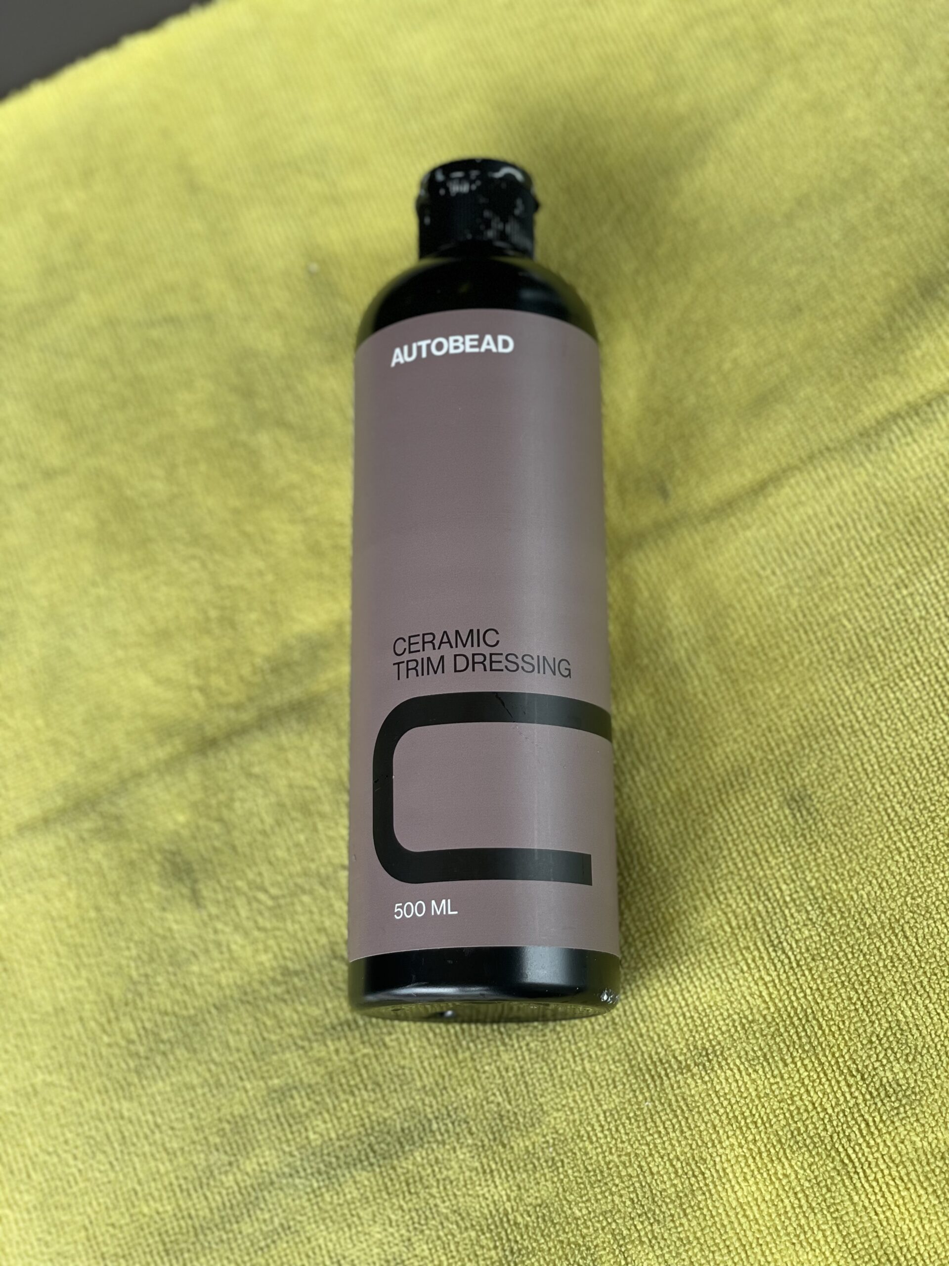 AUTOBEAD Ceramic Trim Dressing のボトル