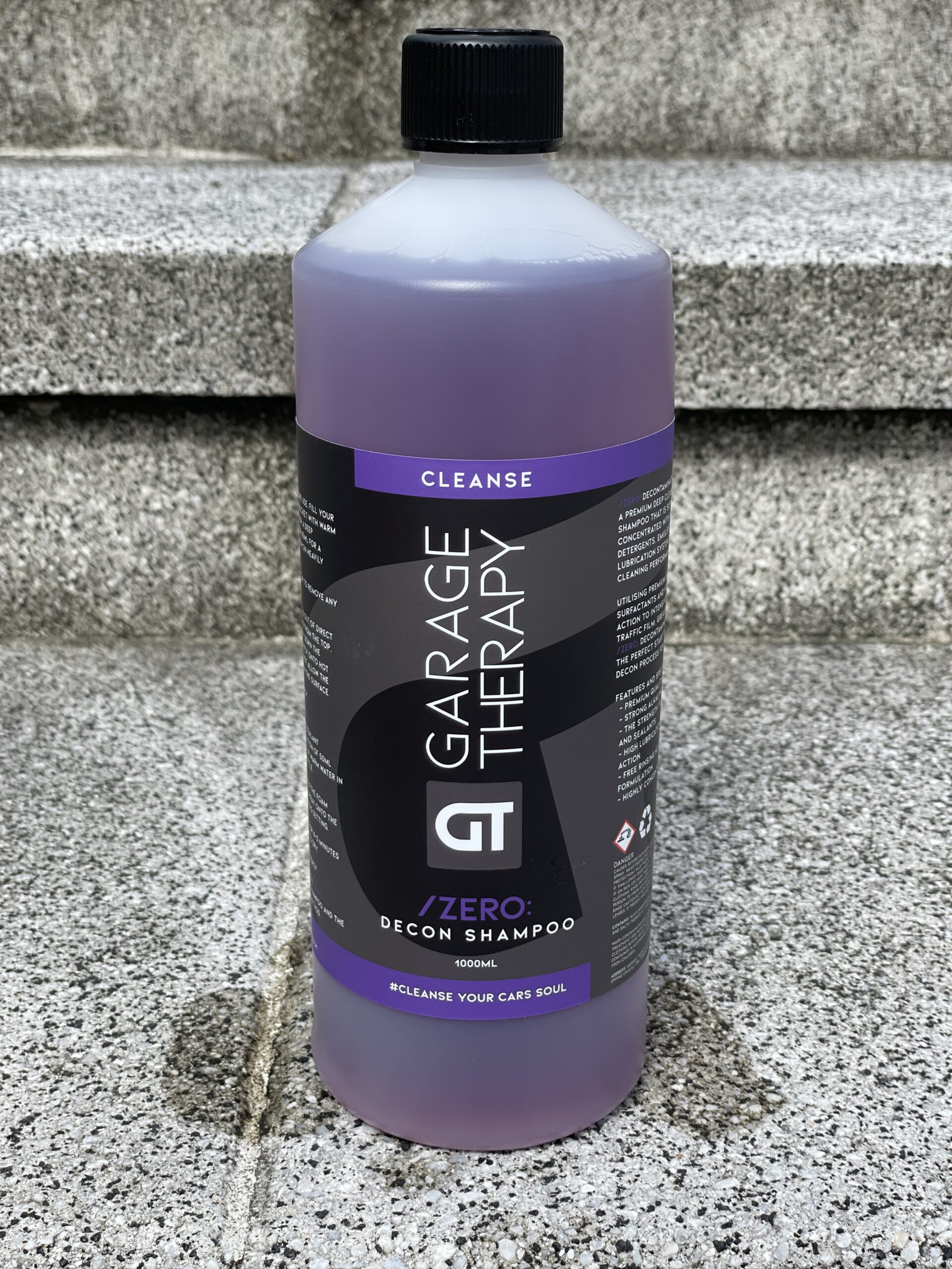Garage Therapy /ZERO: Decontamination Shampoo 1000mlのボトル