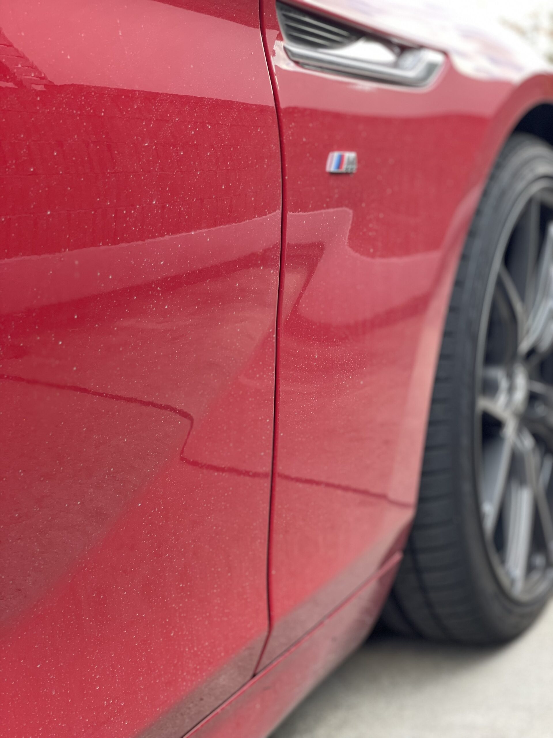 洗車前のBMW F13 650iのホイール周り