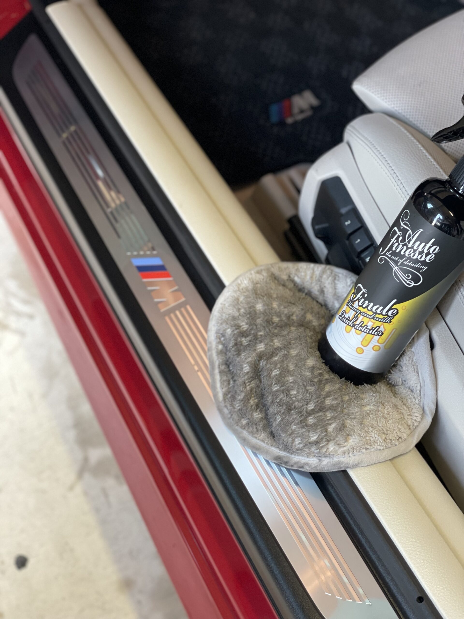 マイクロファイバーマッドネス Dry Me CrazyでBMW F13 650iを拭き上げ
