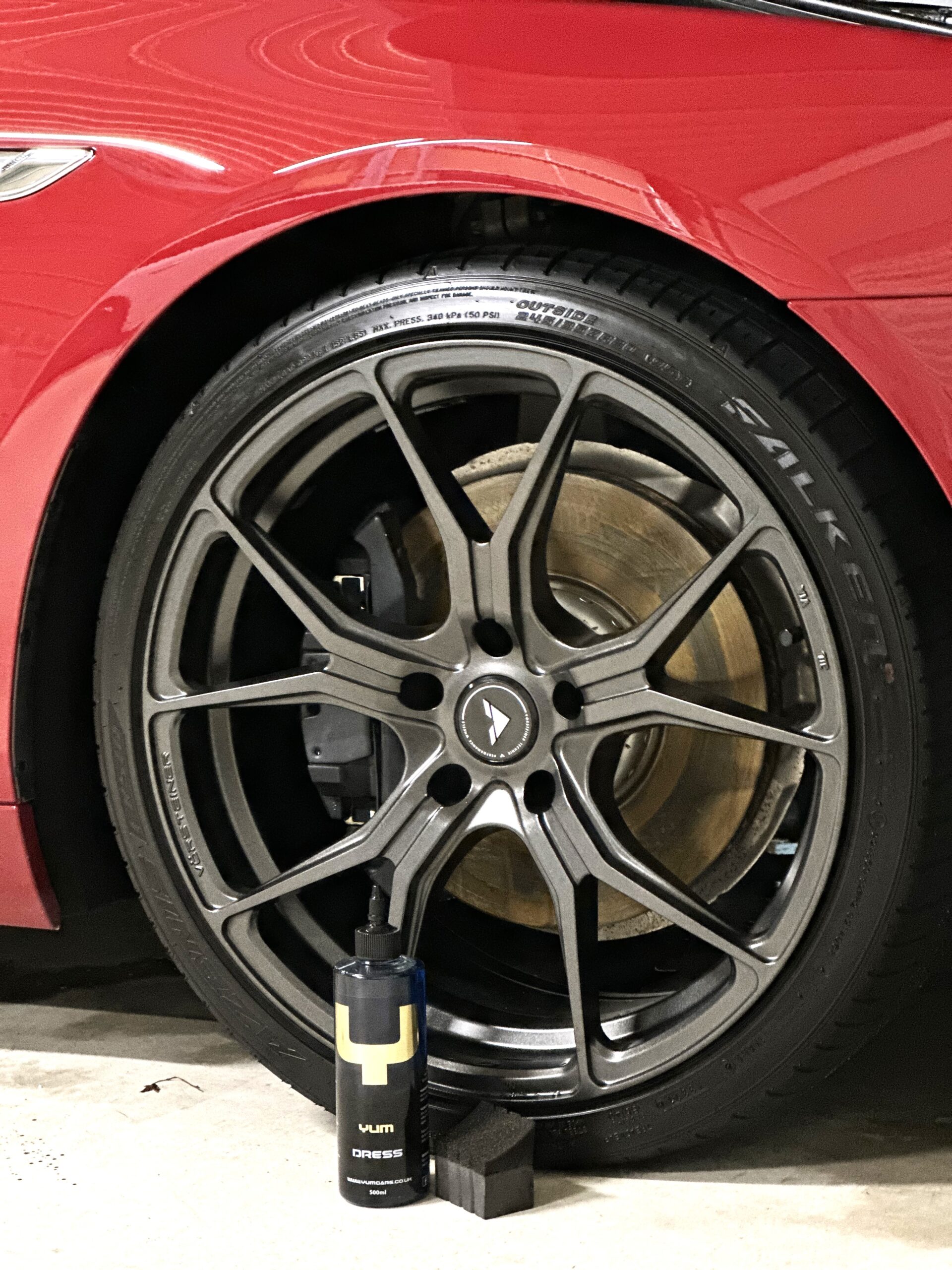 ヤムカーズ YUMCARS Yum Dress を施工したタイヤ