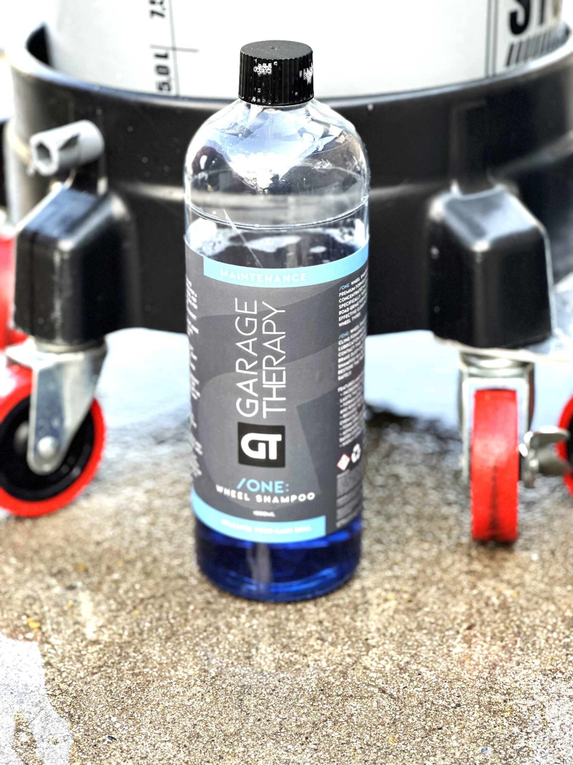 ガレージセラピー Garage Therapy ONE Wheel Shampoo のボトル