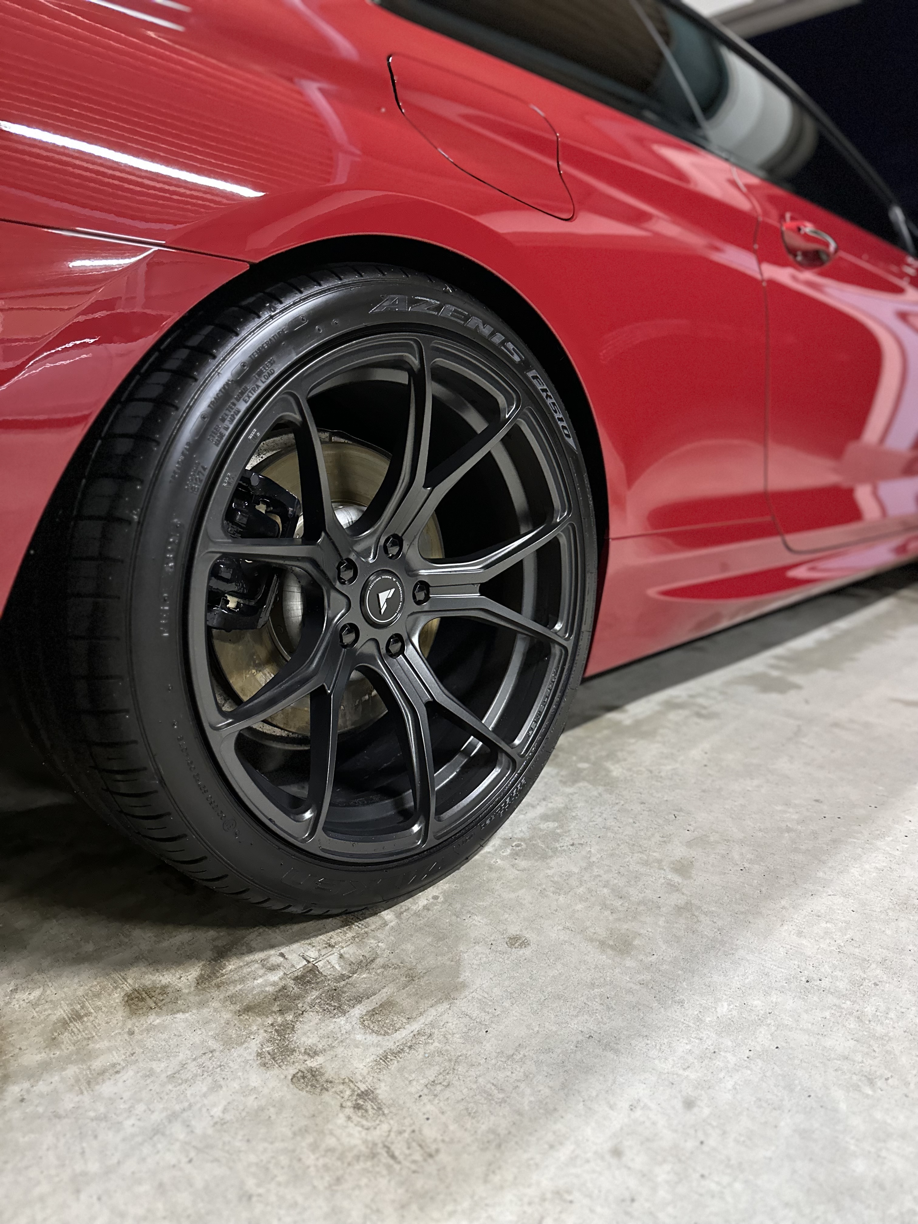 Adam's Polishes Graphene Tire Dressing で仕上げたBMWのタイヤ