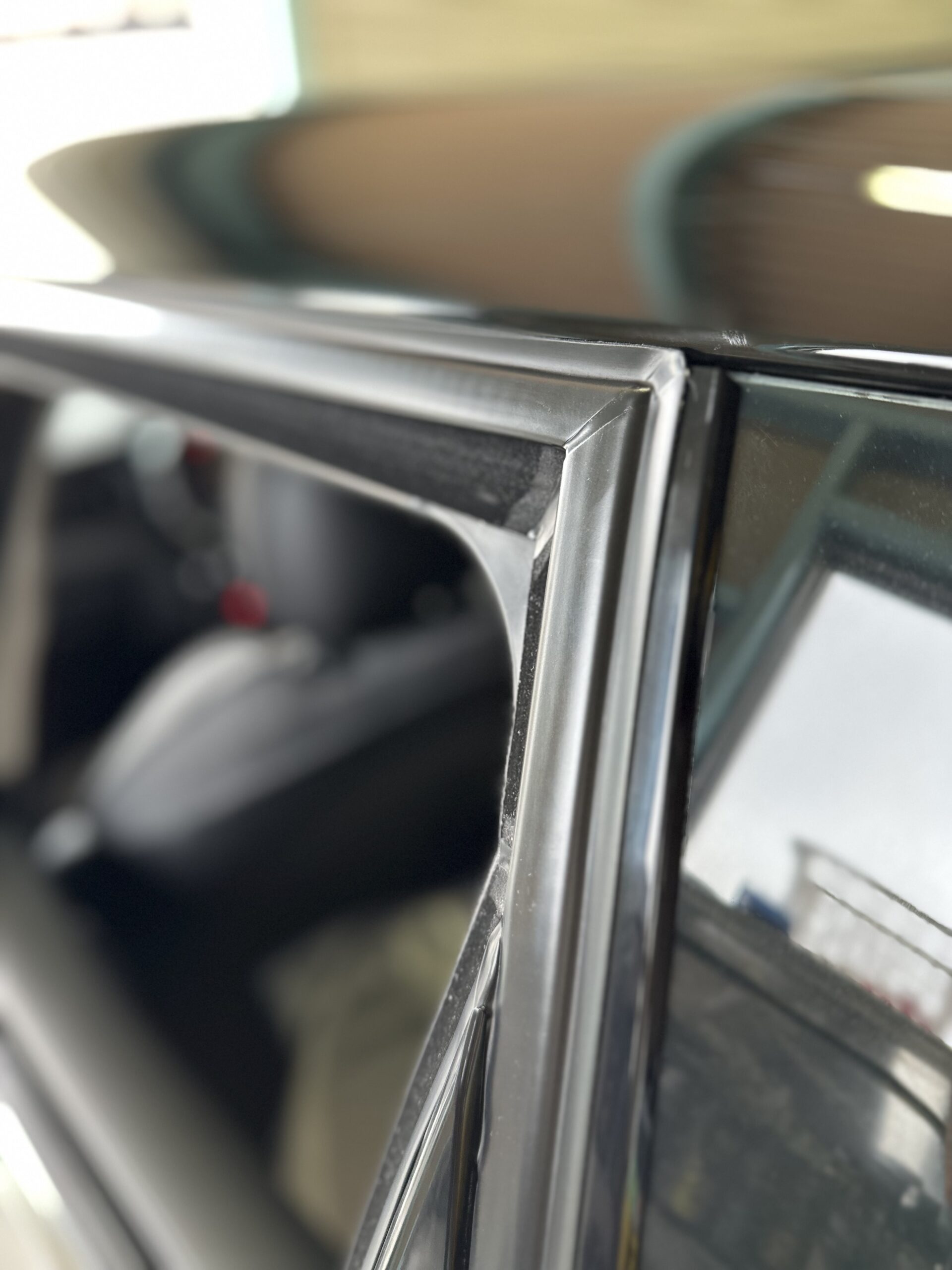 INFINITYWAX Rubber and Plastic Wax施工後のウインドウラバー