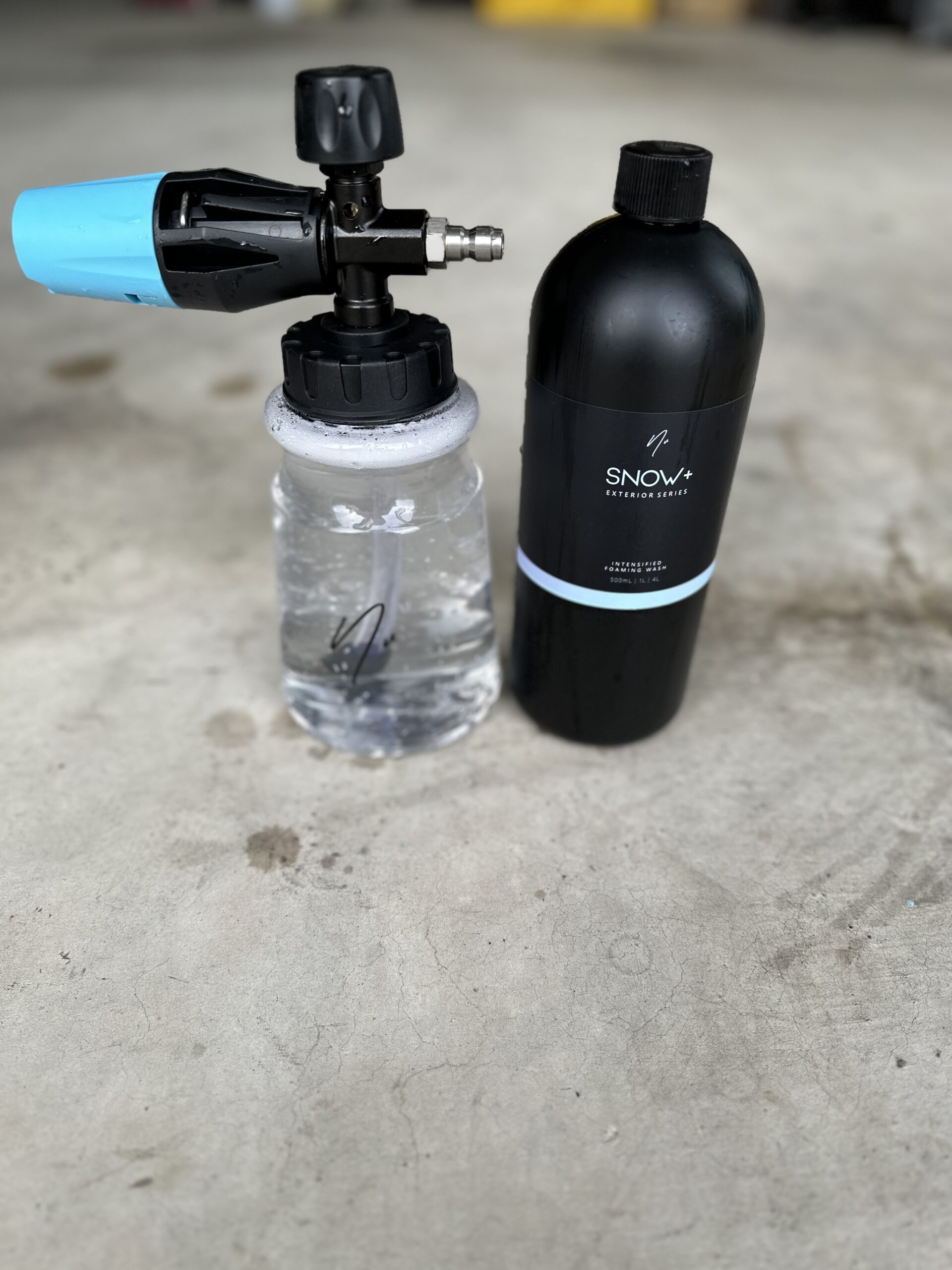 NV Car Care SNOWSTORM Foam Cannon と SNOW+ でのスノーフォームウォッシュ