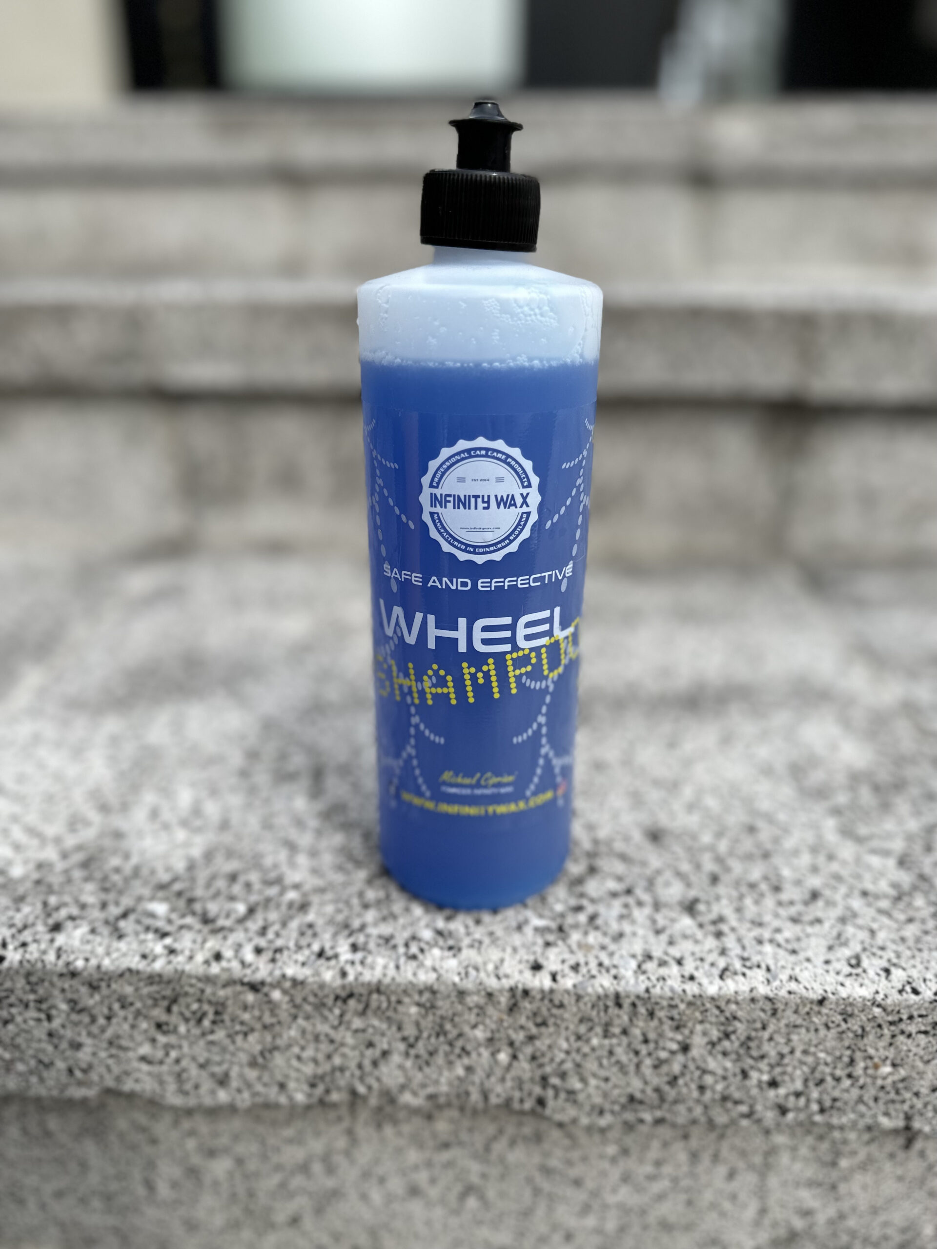 INFINITYWAX Wheel Shampooのボトル