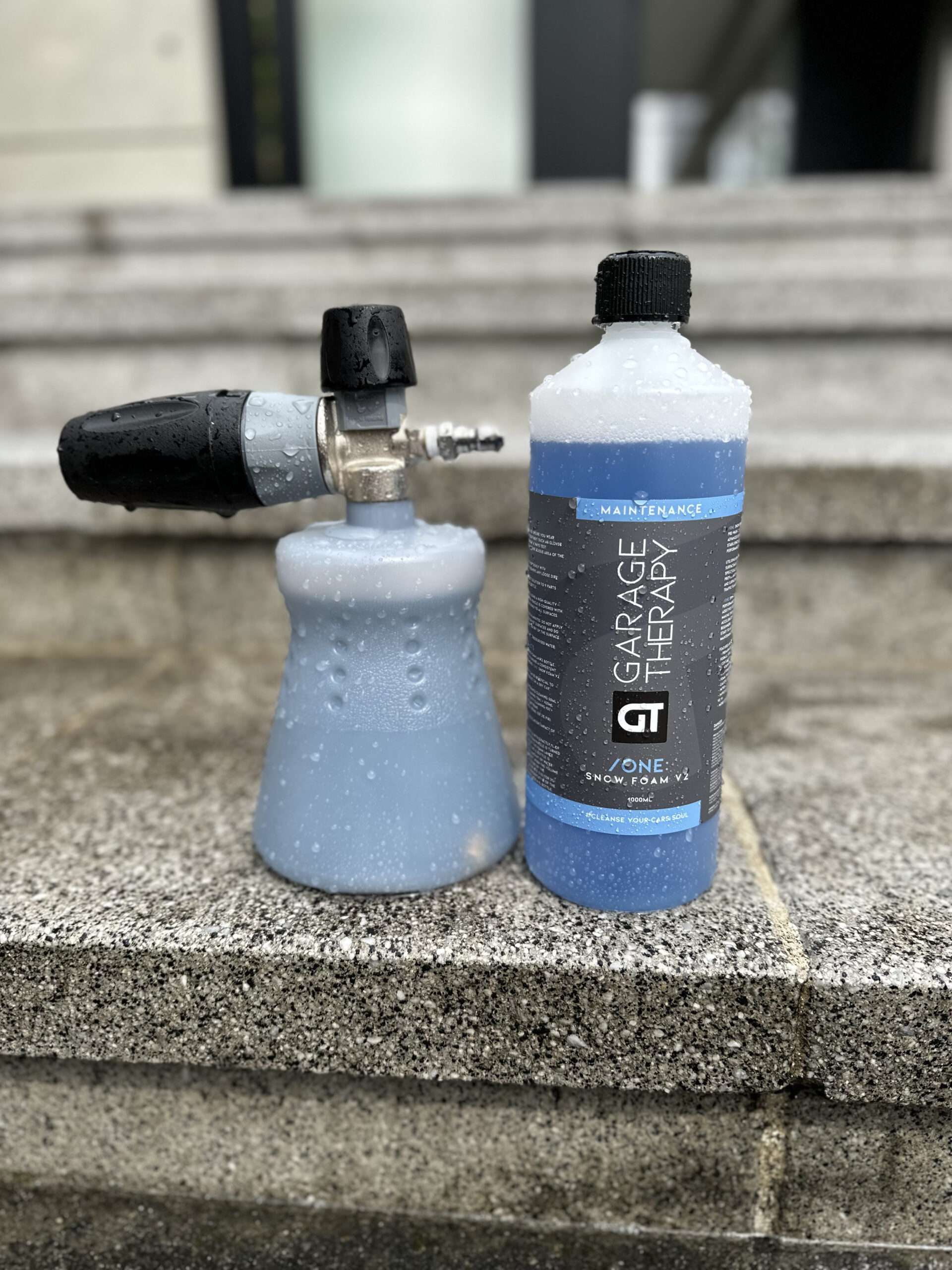 Garage Therapy /ONE: Snow Foam V2のボトル