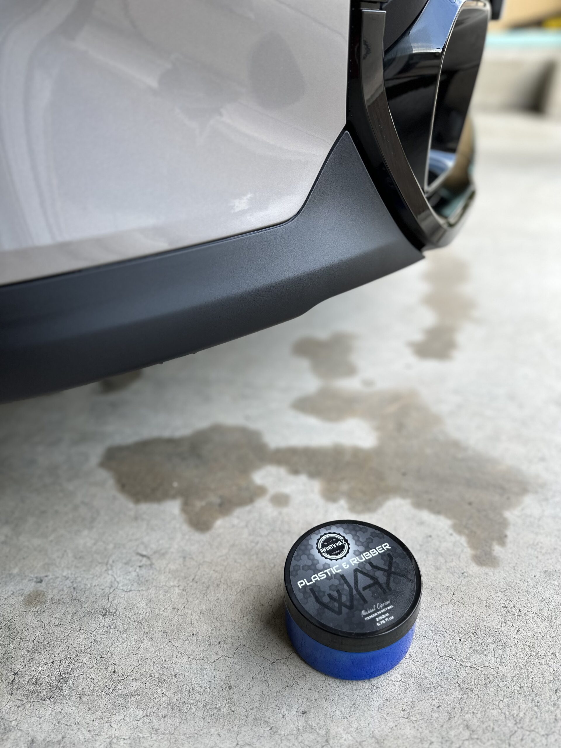 インフィニティワックス INFINITYWAX Rubber & Plastic Wax を樹脂パーツへ施工