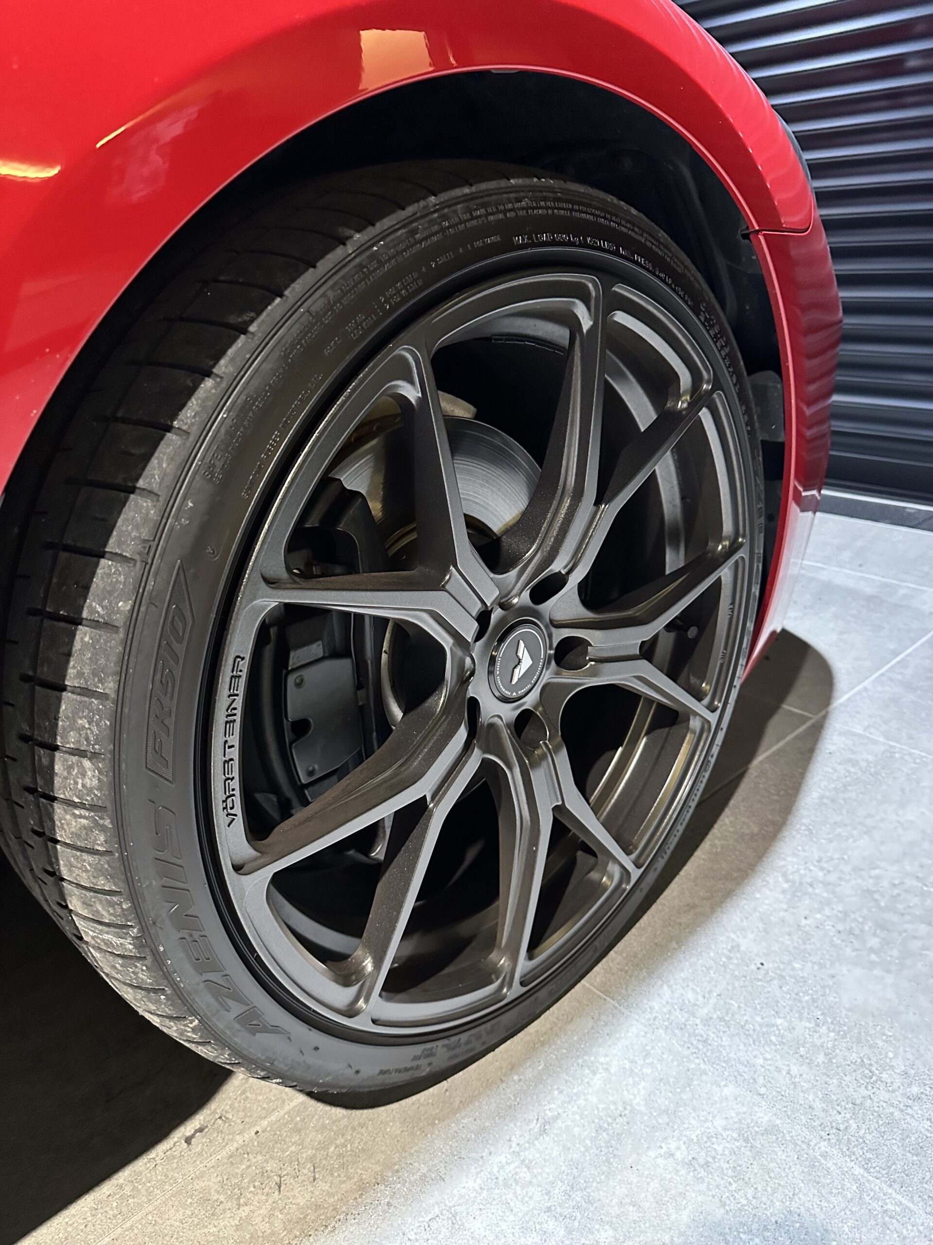 洗車前のBMW F13 650iのサイドパネル