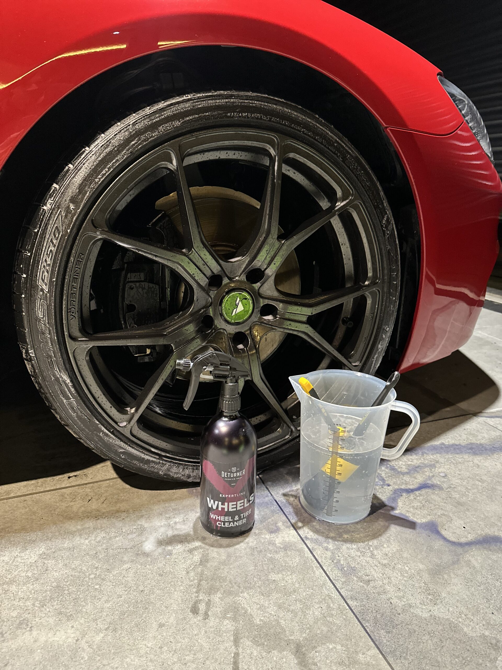 DETURNER WHEELS AND TIRE CLEANERのボトル