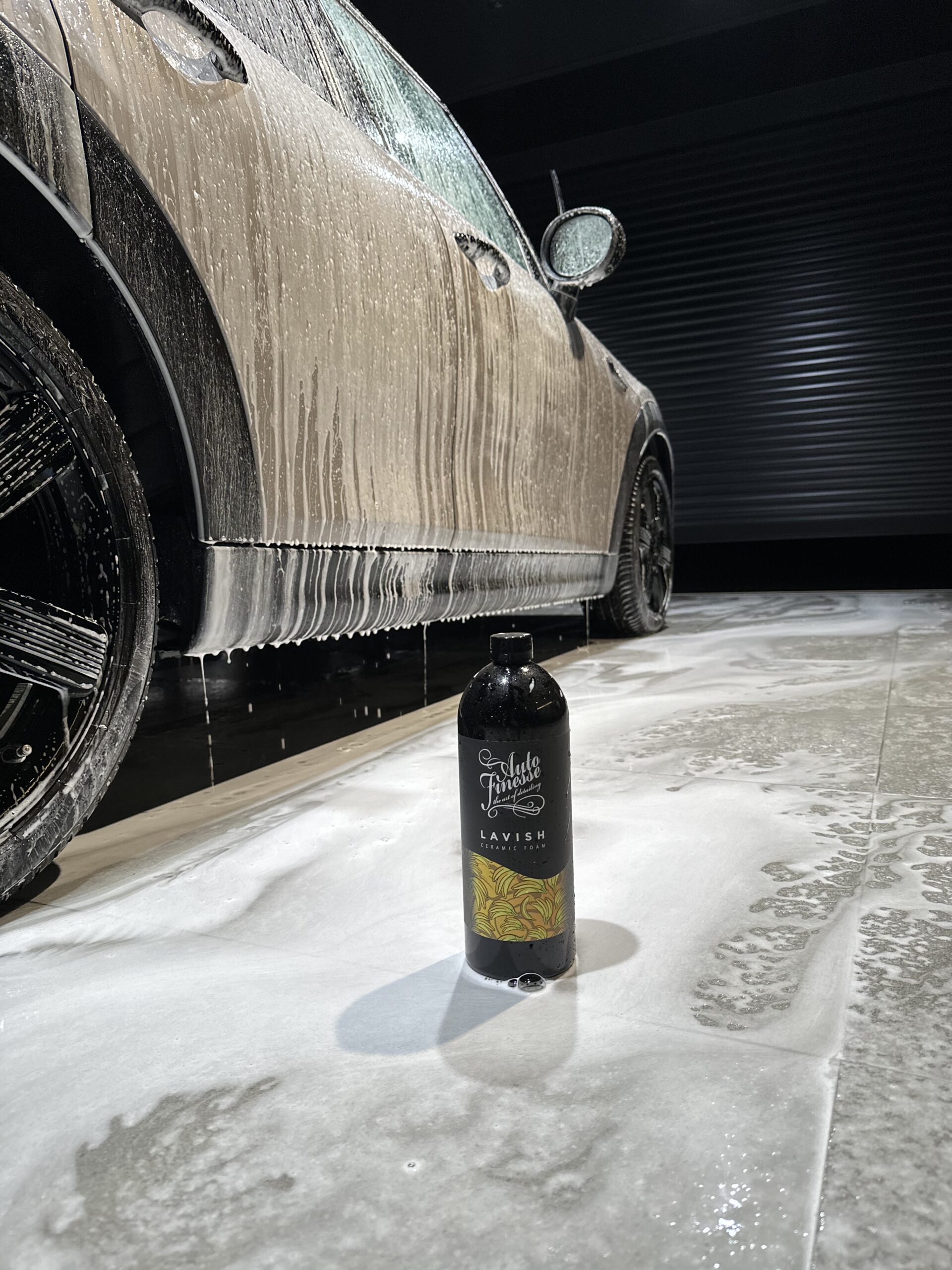 オートフィネス Auto Finesse Lavish Bananaをフォームランスで施工した状態