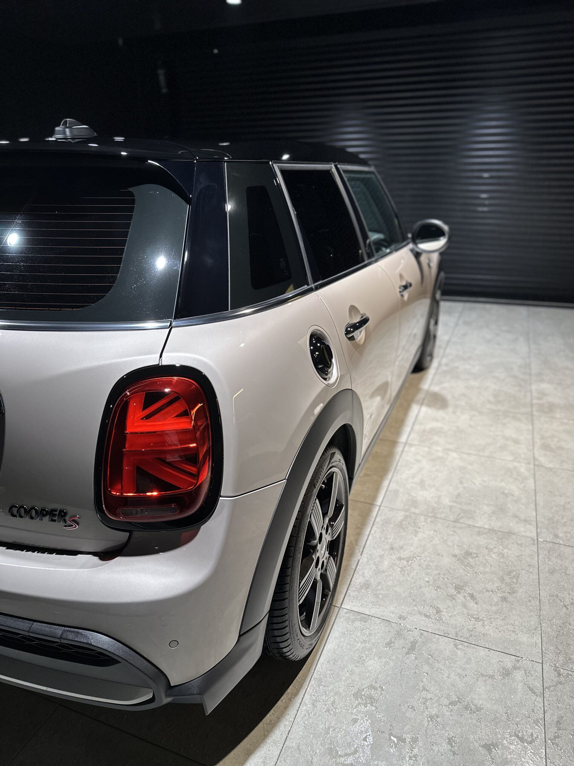洗車後のMINI COOPER S 5 DOOR リアまわり