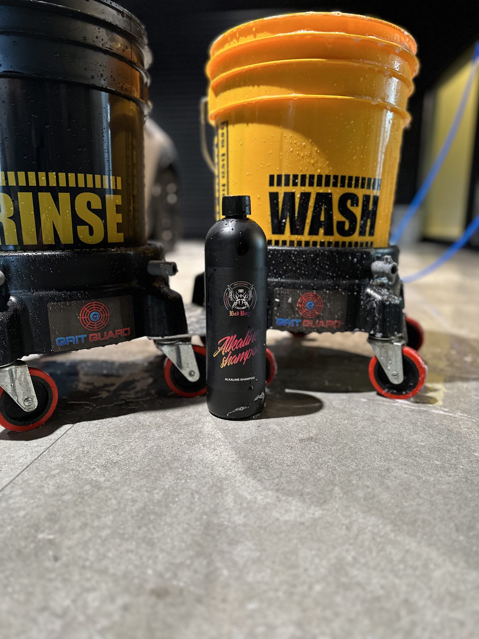 RRカスタムズ RRCustoms BadBoys Alkaline Shampoo のボトル