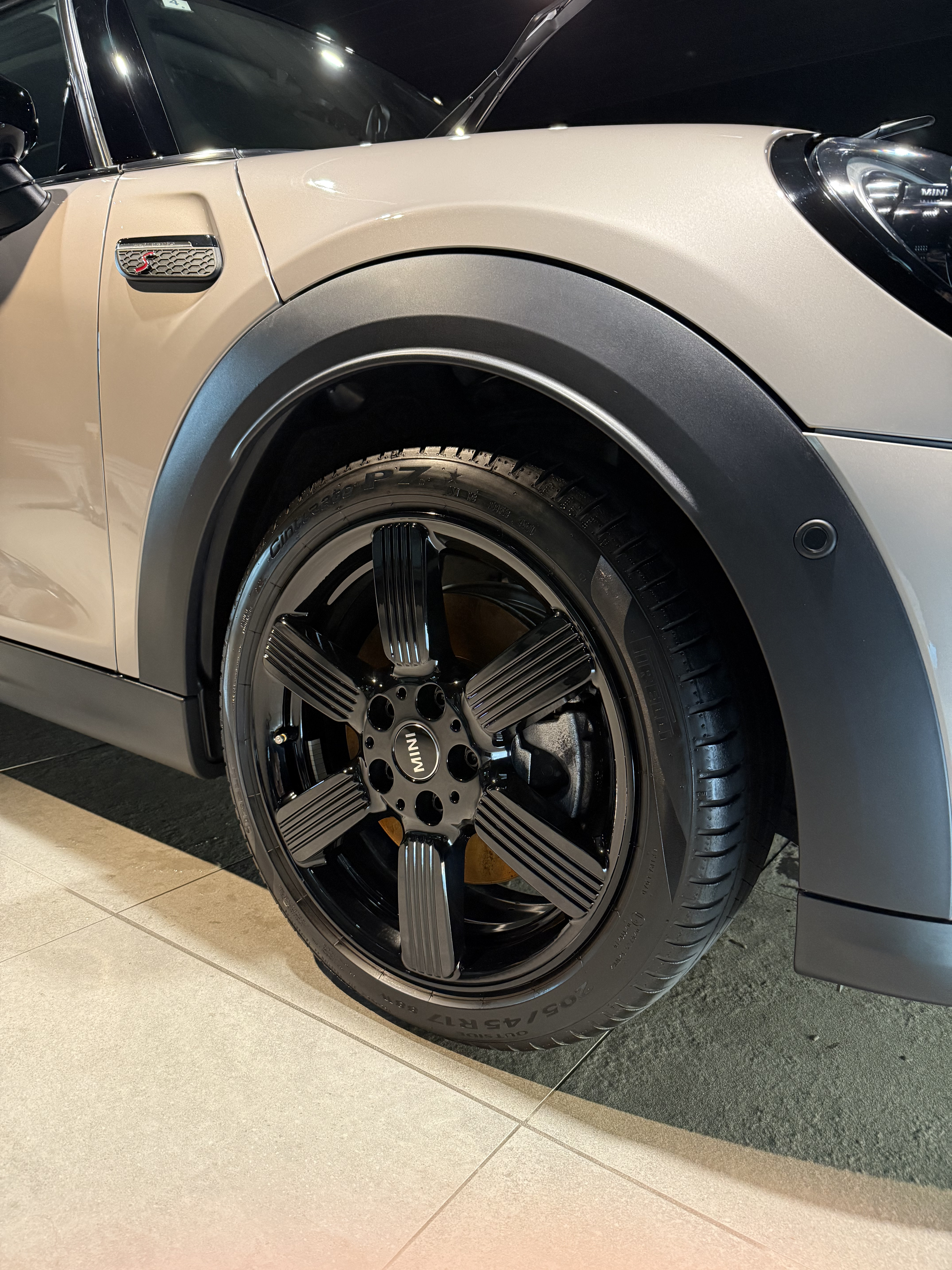 MINI COOPER S 5 DOOR 洗車後のフロント