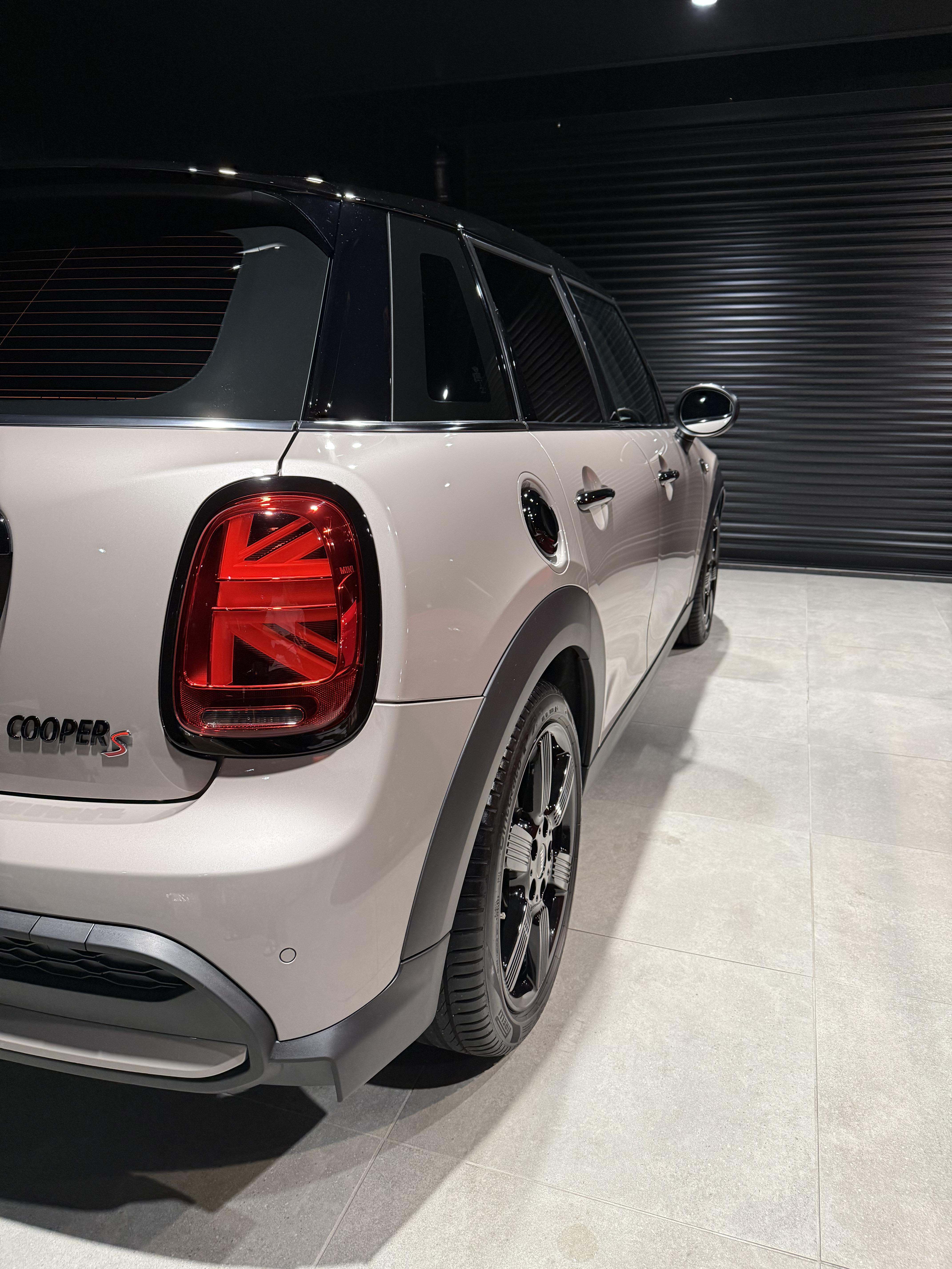 MINI COOPER S 5 DOOR 洗車後のホイール