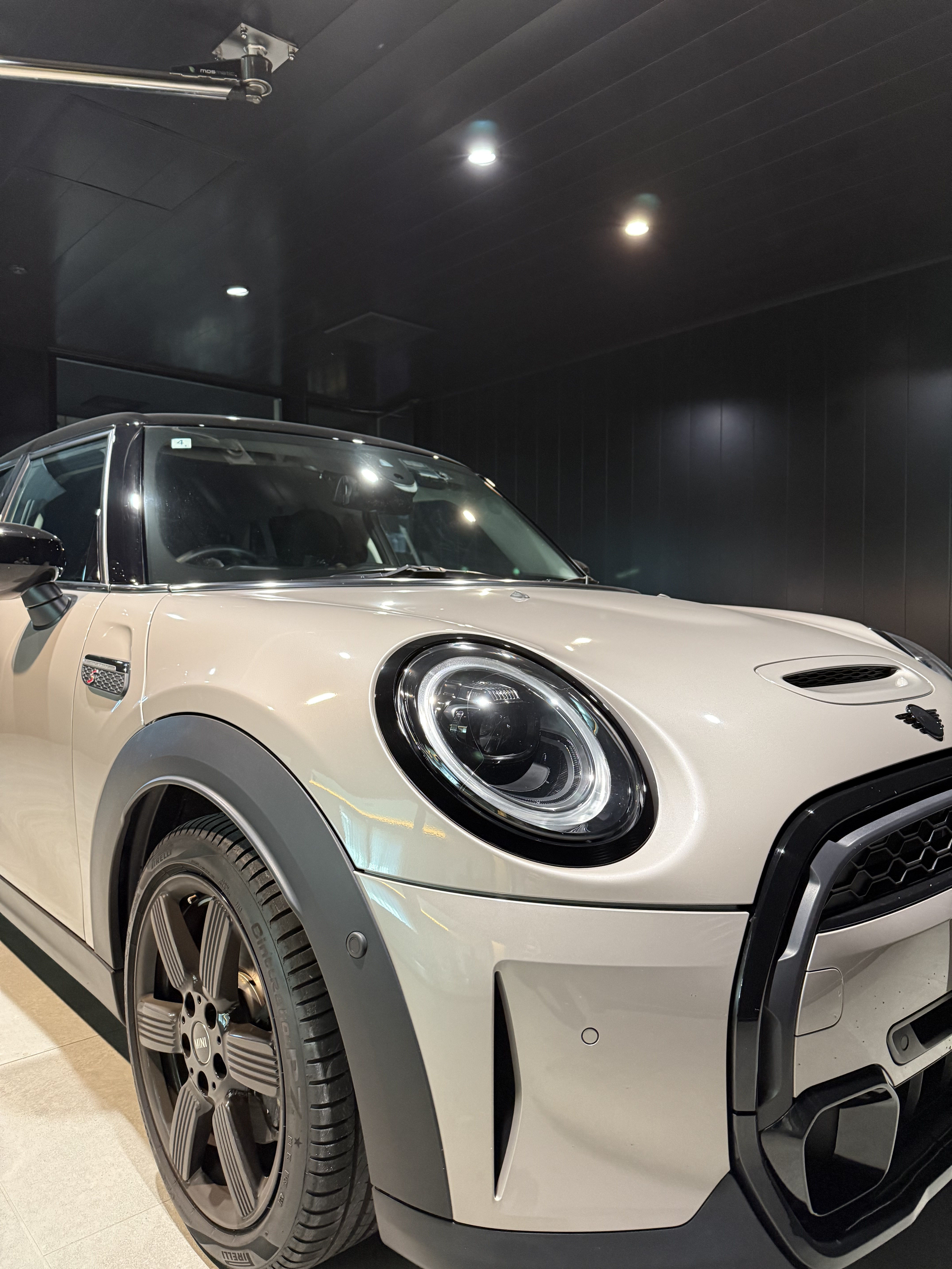 MINI COOPER S 5 DOOR 洗車前のフロント