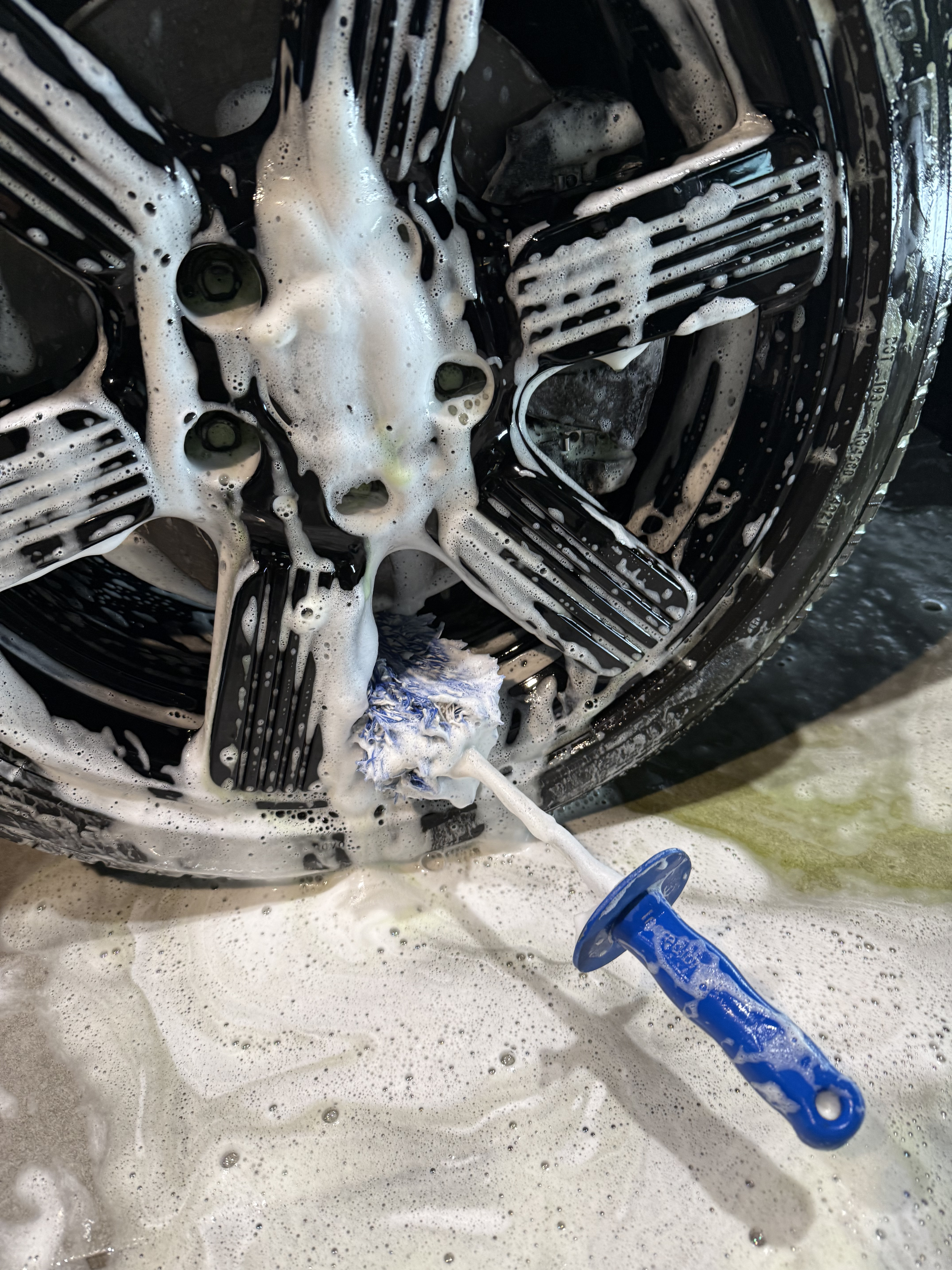 マイクロファイバーマッドネス Microfiber Madness Incredibrush Flat でインナーリムを洗浄