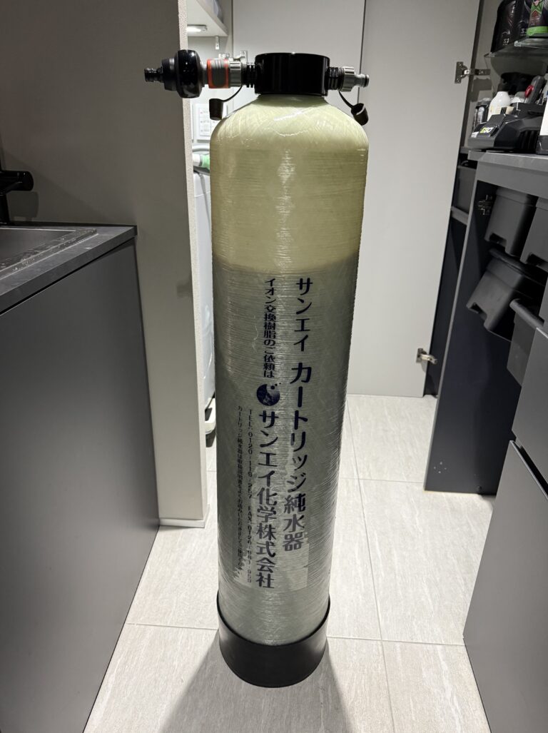 冬の純水洗車ガイド｜融雪剤の落とし方と純水器の凍結対策